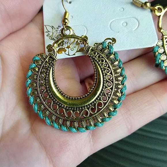 Free With Any Earrings Purchase/Boho Earrings - Picture 5 of 9